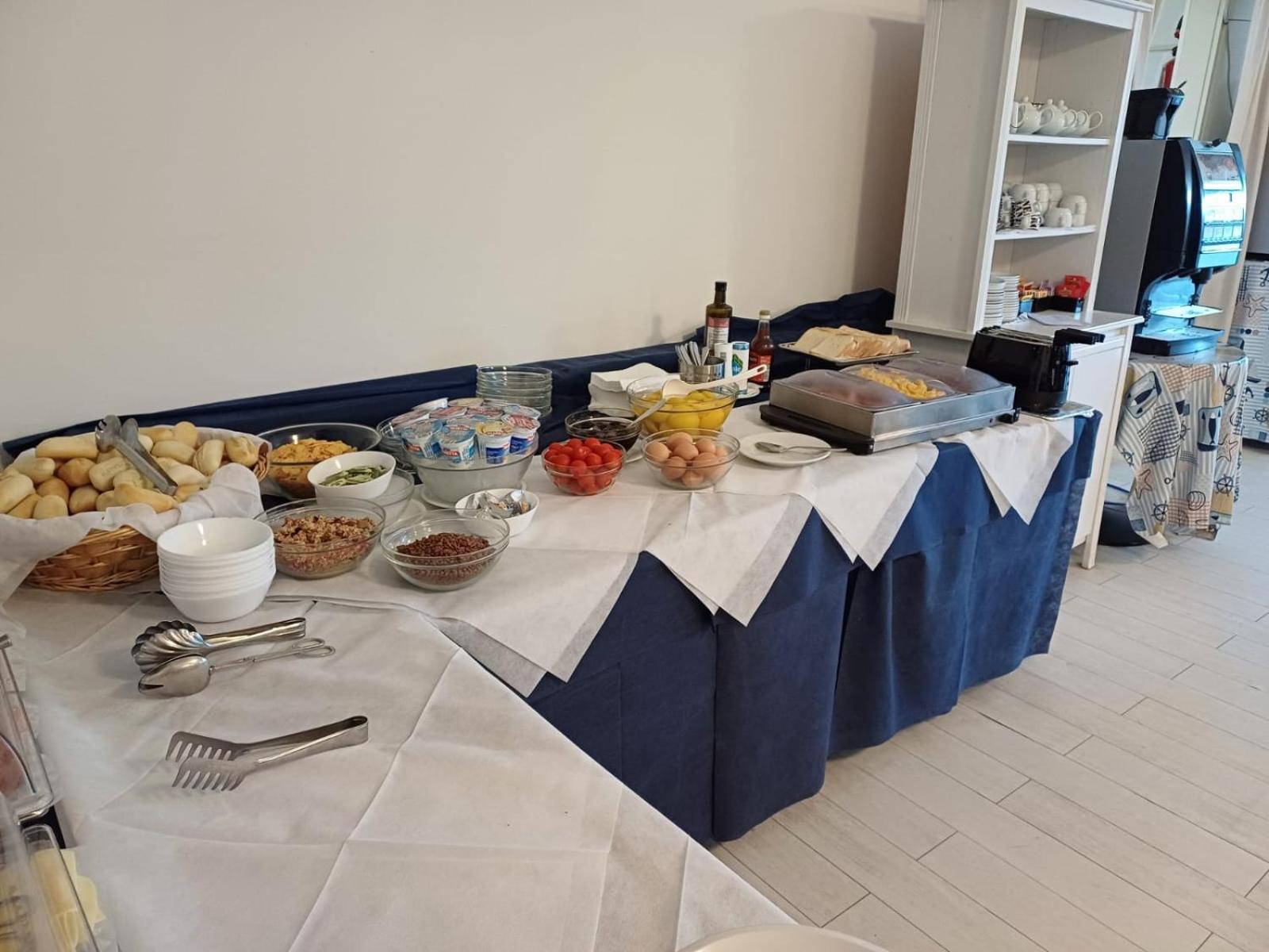 Hotel Verde Luna - Colazione fino a tarda mattina Cervia Esterno foto