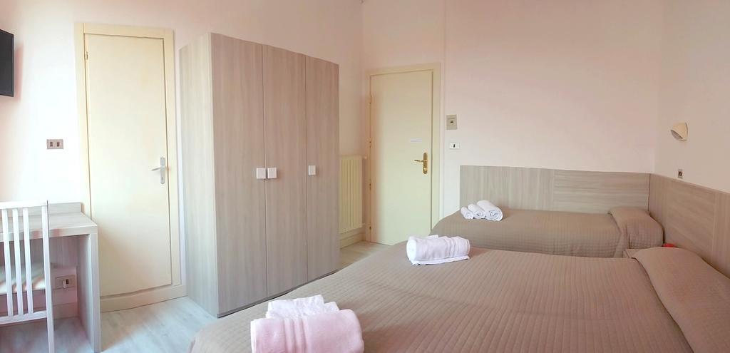 Hotel Verde Luna - Colazione fino a tarda mattina Cervia Esterno foto