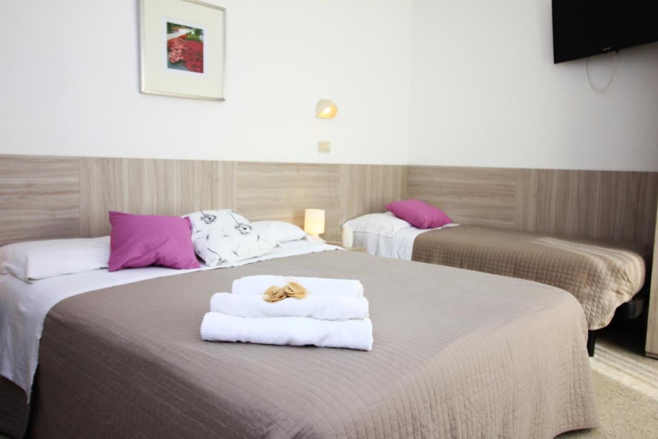 Hotel Verde Luna - Colazione fino a tarda mattina Cervia Esterno foto