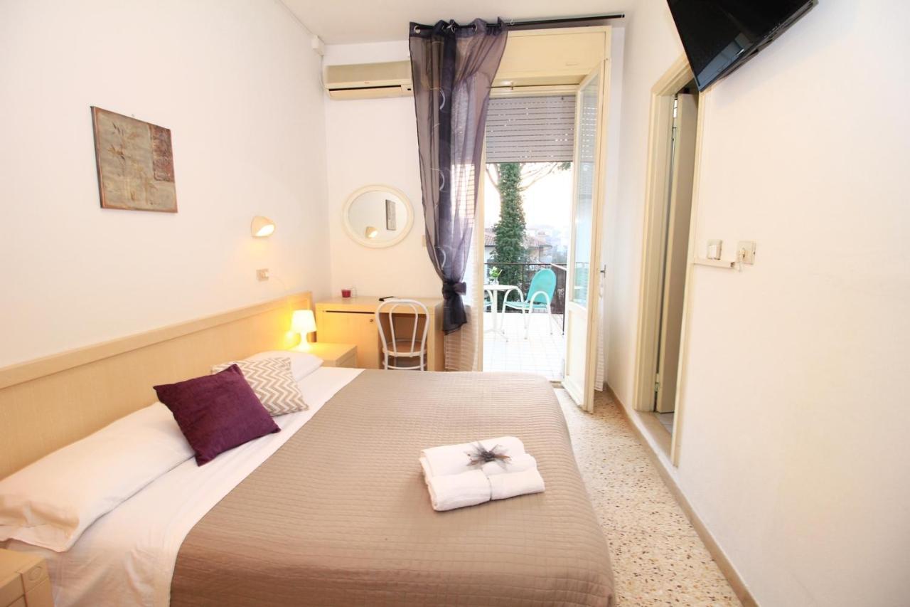 Hotel Verde Luna - Colazione fino a tarda mattina Cervia Esterno foto