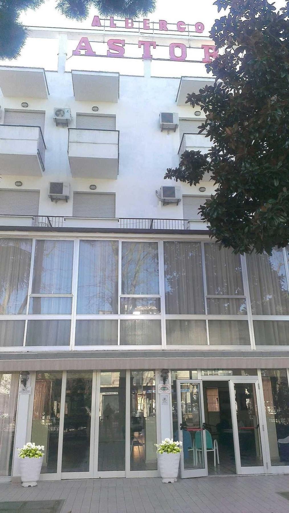 Hotel Verde Luna - Colazione fino a tarda mattina Cervia Esterno foto