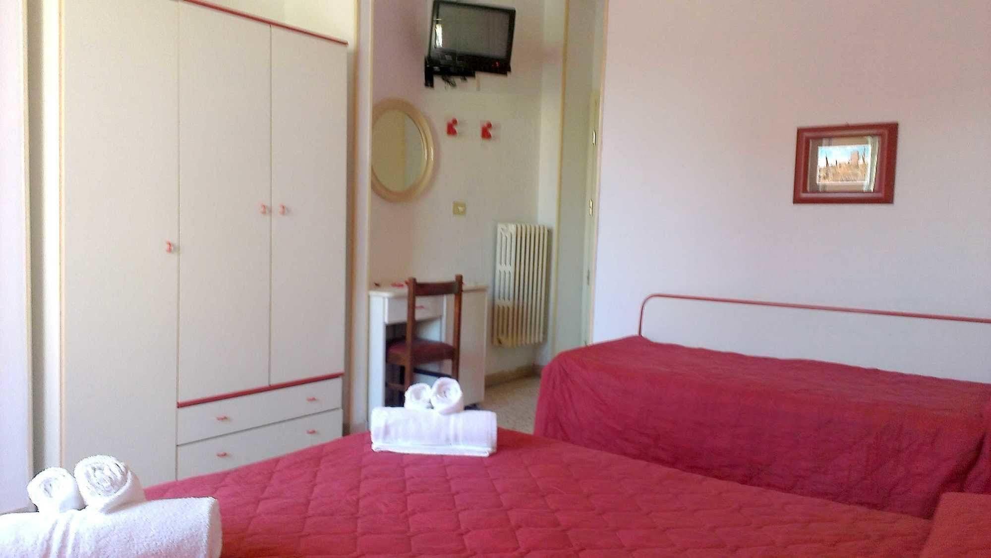 Hotel Verde Luna - Colazione fino a tarda mattina Cervia Esterno foto