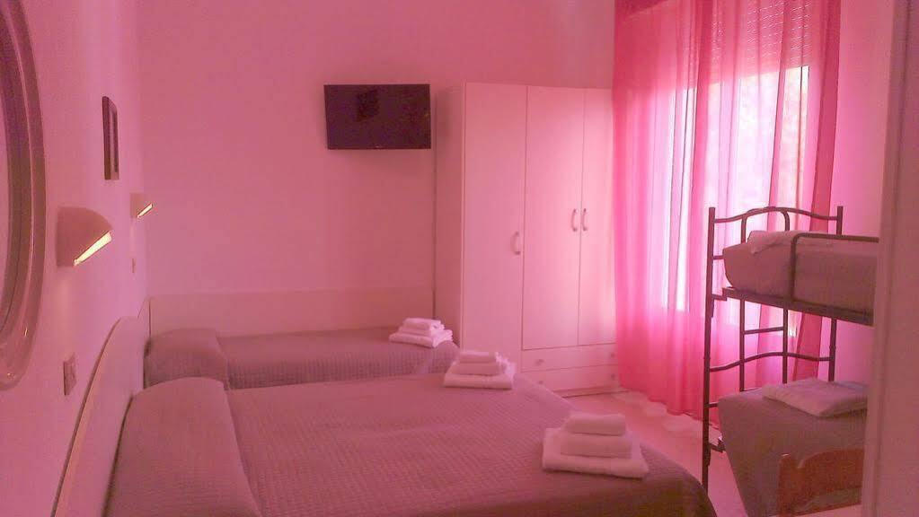 Hotel Verde Luna - Colazione fino a tarda mattina Cervia Esterno foto