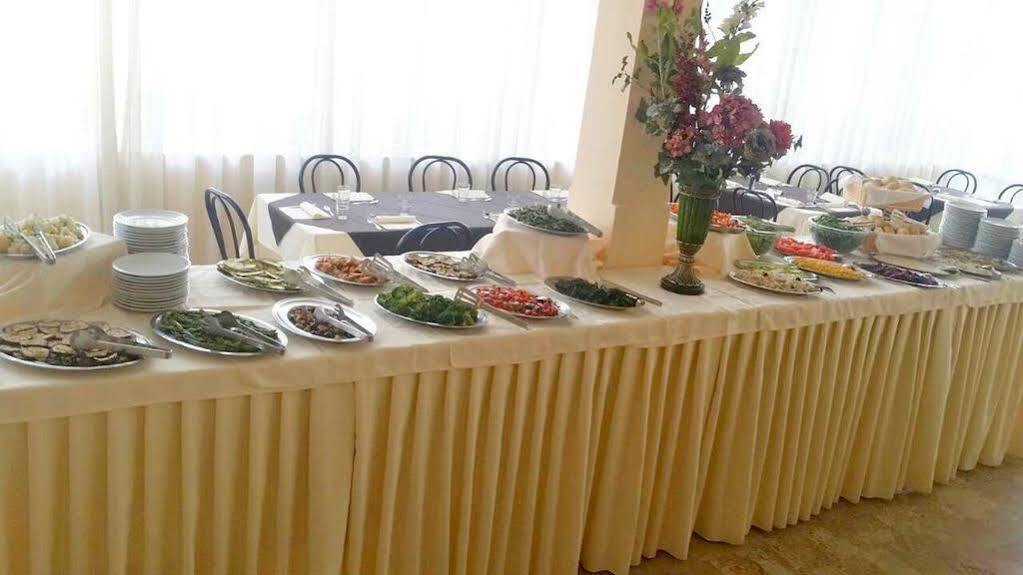 Hotel Verde Luna - Colazione fino a tarda mattina Cervia Esterno foto