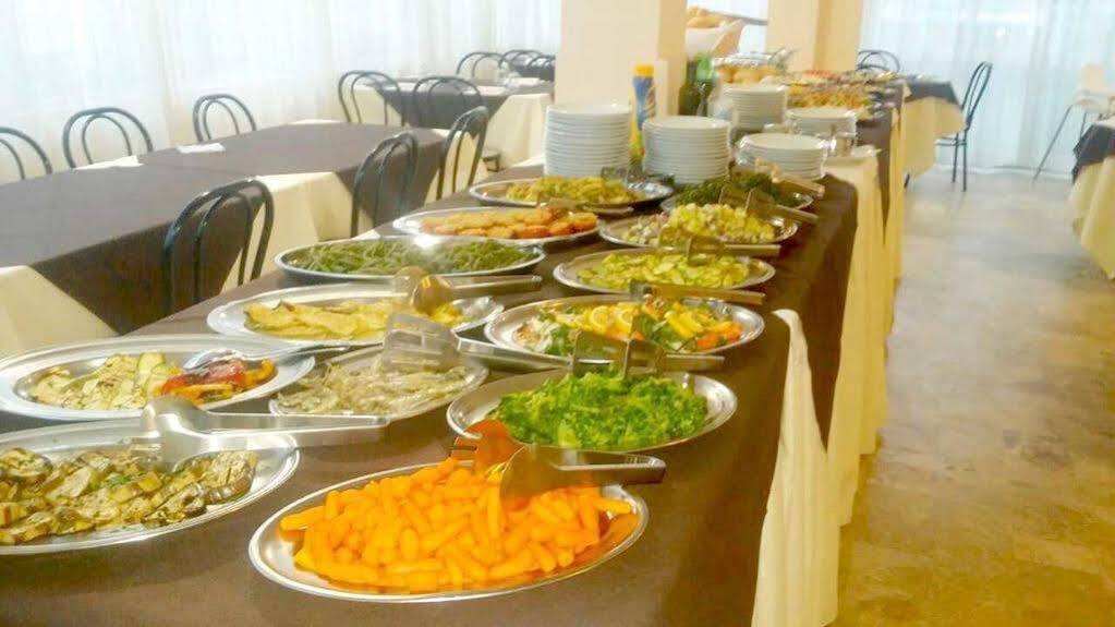 Hotel Verde Luna - Colazione fino a tarda mattina Cervia Esterno foto